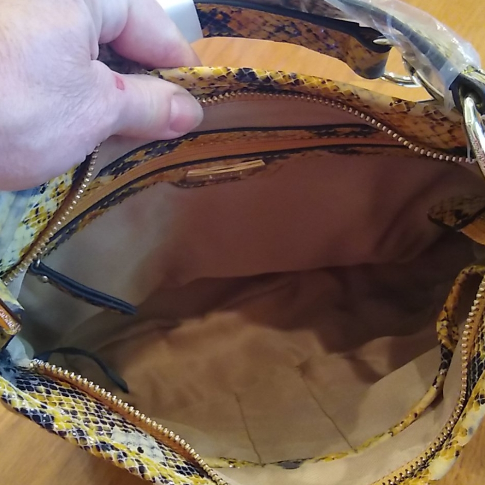 B Makowsky python print leather purse - Picture 12 of 12